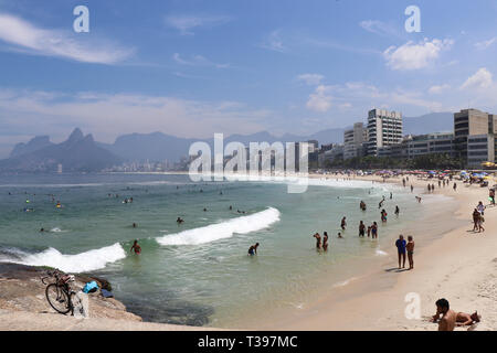 Spiaggia di Ipanema durante l'estate Foto Stock