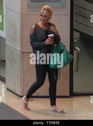 Liverpool,Uk Towie star Billie Faiers spotted shopping nel credito di Liverpool Ian Fairbrother/Alamy Stock Foto Foto Stock
