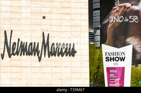 LAS VEGAS, NV, Stati Uniti d'America - Febbraio 2019: vista ravvicinata del logo sulla parete esterna della Neiman Marcus department store su Las Vegas Boulevard. Foto Stock