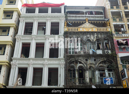 Facciate di vecchi edifici del patrimonio in Sule Pagoda Road , il vecchio e il nuovo,Yangon, Myanmar (Birmania) Foto Stock