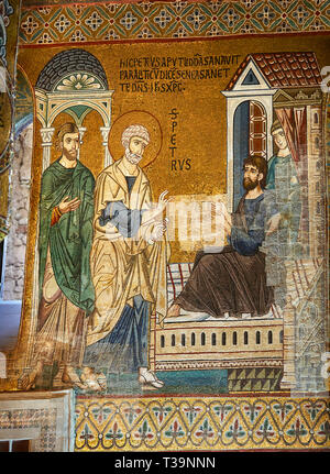 Bizantina medievale mosaici in stile di vita di San Pietro, la Cappella Palatina, Cappella Palatina, Palermo, Italia Foto Stock