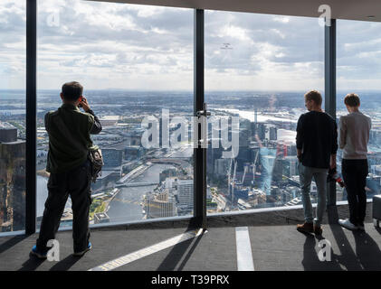 Veduta aerea della città dall'Eureka Skydeck 88, l'Eureka Tower, Melbourne, Victoria, Australia Foto Stock