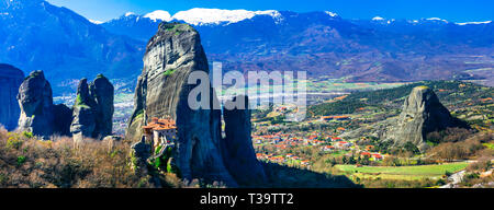 Monasteri tradizionali nel villaggio di Kalambaka,Meteora,Grecia Foto Stock