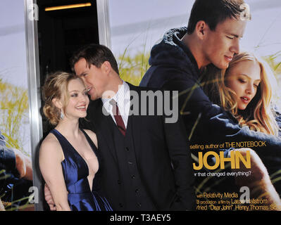 Amanda Seyfried   Channing Tatum  18 - Caro John Premiere al Chinese Theatre di Los Angeles.Amanda Seyfried   Channing Tatum  18 evento nella vita di Hollywood - California, tappeto rosso Evento, STATI UNITI D'AMERICA, industria cinematografica, celebrità, fotografia, Bestof, arte cultura e intrattenimento, Topix celebrità moda, migliori della vita di Hollywood, evento nella vita di Hollywood - California, moquette rossa e dietro le quinte, movie celebrità, personaggi televisivi, musica celebrità, Topix, attori da lo stesso film e cast co star insieme. inchiesta tsuni@Gamma-USA.com, Credito Tsuni / STATI UNITI D'AMERICA, 2010 - Gruppo, TV e film cast Foto Stock