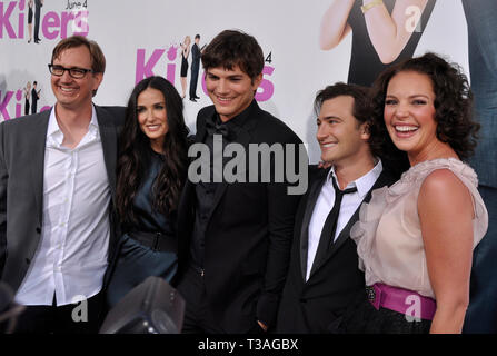 Scott Aversano, Demi Moore, Ashton Kutcher, Robert Luketic & Katherine Heigl- 'Killer' Premiere al Arclight Theatre di Los Angeles.Scott Aversano, Demi Moore, Ashton Kutcher, Robert Luketic & Katherine Heigl  53 evento nella vita di Hollywood - California, tappeto rosso Evento, STATI UNITI D'AMERICA, industria cinematografica, celebrità, fotografia, Bestof, arte cultura e intrattenimento, Topix celebrità moda, migliori della vita di Hollywood, evento nella vita di Hollywood - California, moquette rossa e dietro le quinte, movie celebrità, personaggi televisivi, musica celebrità, Topix, attori da lo stesso film e cast co star insieme. inq Foto Stock