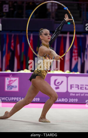 Pesaro, Italia. 7 apr, 2019. La Bulgaria è Boryana Kaleyn durante la FIG Rhythmic Gymnastics World Cup Pesaro 2019 singolo nastro Cerimonia di premiazione a Adriatic Arena di Pesaro, Italia, Aprile 7, 2019. (Foto di Enrico Calderoni/AFLO SPORT) Credito: Aflo Co. Ltd./Alamy Live News Foto Stock