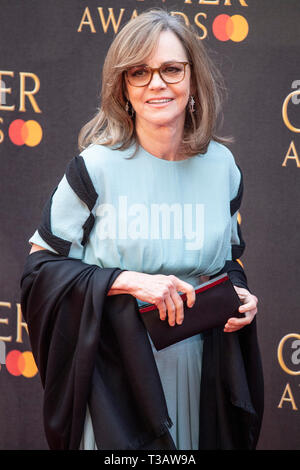 Sally Field assiste l'Olivier Awards 2019 con Mastercard al Royal Albert Hall. Foto Stock