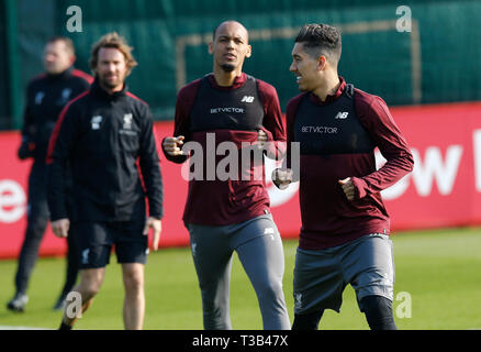 Melwood, Liverpool, Regno Unito. 8 apr, 2019. Formazione di Liverpool sessione davanti a loro Champions League fixture contro FC Porto; Roberto firmino e Officina Fabinho durante il Liverpool open sessione di allenamento a Melwood davanti a domani notte di Champions League quarti di finale prima gamba contro FC Porto Credito: Azione Sport Plus/Alamy Live News Foto Stock