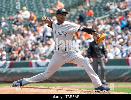 Baltimore, Stati Uniti d'America. 07 apr, 2019. New York Yankees a partire lanciatore Domingo tedesco (55) funziona nel primo inning contro i Baltimore Orioles a Rigogolo Park a Camden Yards a Baltimore, MD, domenica 7 aprile 2019. Credito: Ron Sachs/CNP (restrizione: NO New York o New Jersey o giornali quotidiani nel raggio di 75 miglia da New York City) | utilizzo del credito in tutto il mondo: dpa/Alamy Live News Foto Stock