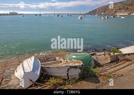 Barche sulla riva a Oamaru Foto Stock