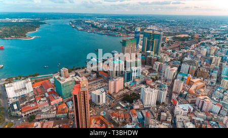 Vista aerea del porto di pace, città di Dar es Salaam Foto Stock