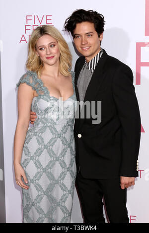 "Cinque Piedi Apart" Premiere al Bruin Theatre il 7 marzo 2019 a Westwood, CA dotata di: Lili Reinhart, Cole Sprouse dove: Westwood, California, Stati Uniti quando: 07 Mar 2019 Credit: Nicky Nelson/WENN.com Foto Stock