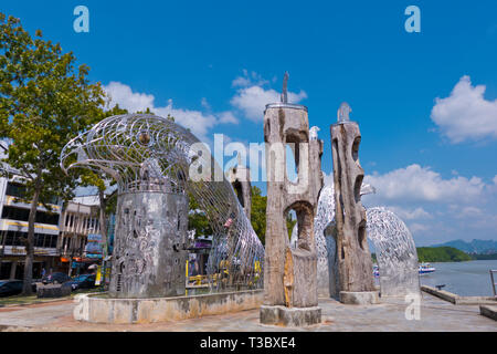 Eagle scultura, Chaofak park, Krabi town, Thailandia Foto Stock