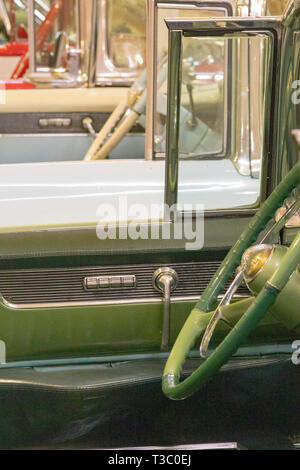 Anni Cinquanta Cadillac, lo Sceicco Faisal Bin Qassim Al Thani Museum, Al-Shahaniya, in Qatar Foto Stock