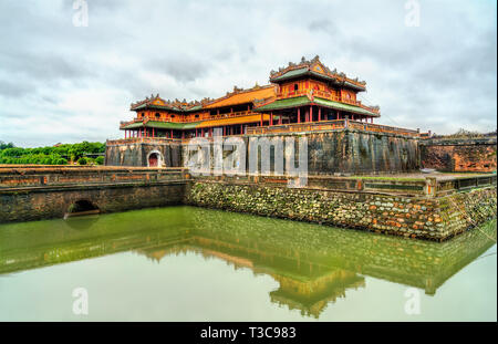 Meridian Gate per la città imperiale di Hue, Vietnam Foto Stock