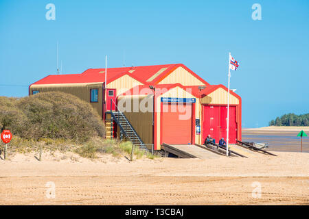 Pozzetti-next-mare RNLI scialuppa di salvataggio Stazione, Costa North Norfolk, East Anglia, Inghilterra, Regno Unito. Foto Stock