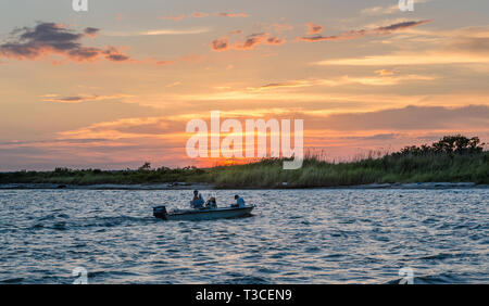 I barcaioli pesci di Bayou La Batre, Alabama, vicino il Bayou La Batre State Docks, 17 giugno 2013. Foto Stock