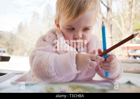 Baby girl a Lubiana Zoo Foto Stock