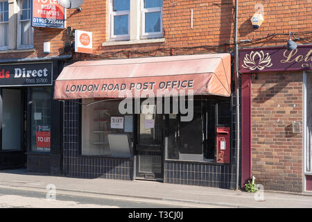 Chiusura di un ufficio postale in London Road, Worcester, Regno Unito. Le chiusure degli uffici postali fanno parte di un piano volto a snellire l'attività e a migliorare le retribuzioni Foto Stock