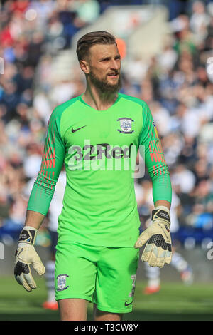 6 aprile 2019 , Deepdale, Preston, Inghilterra; Sky scommessa campionato, Preston North End vs Sheffield Regno ; Declan Rudd (01) di Preston durante il gioco Credito: Mark Cosgrove/News immagini English Football League immagini sono soggette a licenza DataCo Foto Stock