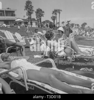 Ogni anno 1948-1966 da un gruppo di amici e famiglia caravaned dal Tennessee a Daytona Beach, in Florida per due settimane di divertimento al sole. Foto Stock