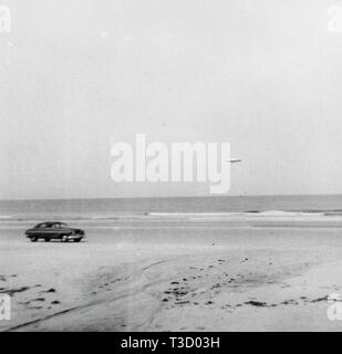 Ogni anno 1948-1966 da un gruppo di amici e famiglia caravaned dal Tennessee a Daytona Beach, in Florida per due settimane di divertimento al sole. Foto Stock