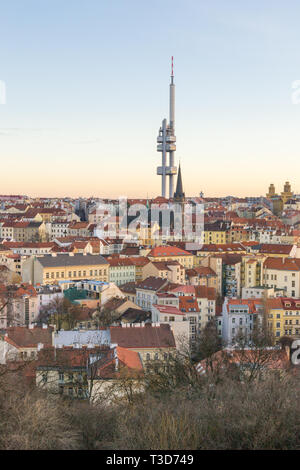 Panorama urbano di Praga quartiere di Zizkov, Repubblica Ceca Foto Stock