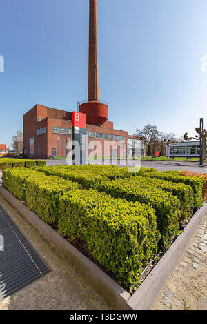 Krefeld - Vista della caldaia casa di Mies van der Rohe Business Park, Renania settentrionale-Vestfalia, Germania, 30.03.2019 Foto Stock