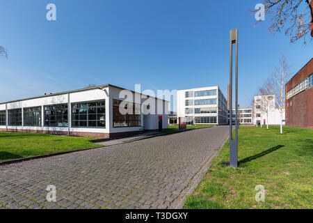 Krefeld - Vista dell'ingresso a Mies van der Rohe Business Park, Renania settentrionale-Vestfalia, Germania, 30.03.2019 Foto Stock