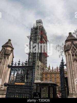 Westminster - Case del Parlamento Big ben sotto la riparazione Londra 2019 Foto Stock