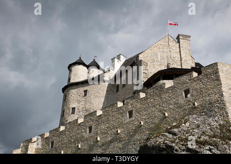 Un contemporaneo la ricostruzione del castello medievale in Bobolice. La Polonia. Foto Stock