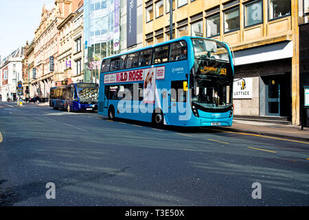 Autobus e pullman, Leeds, Inghilterra Foto Stock