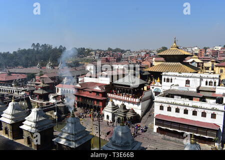 Kathmandu in Nepal Asia i siti del Patrimonio Mondiale dell'UNESCO indù buddisti Hindi religioni Top del mondo Monkey Temple libertà fedeli Novembre 2018 Travel Foto Stock