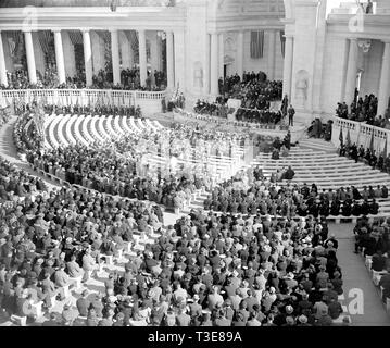 Il giorno dell'Armistizio servizi presso il Cimitero Nazionale di Arlington anfiteatro ca. 1939 Foto Stock