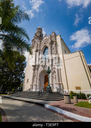 Los Angeles, APR 2: vista esterna di san Vincenzo de' Paoli chiesa cattolica romana il Apr 2, 2019 a Los Angeles in California Foto Stock