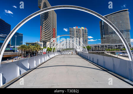 Webb bridge nei Docklands, Melbourne Foto Stock