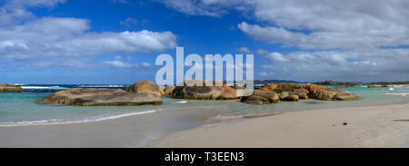 La mattina presto a verdi in piscina a William Bay National Park, vicino alla città di Danimarca, Western Australia. Foto Stock
