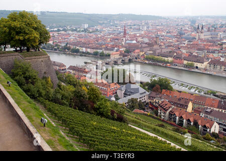 Wurzburg, Germania, veduta aerea della città e del fiume Foto Stock