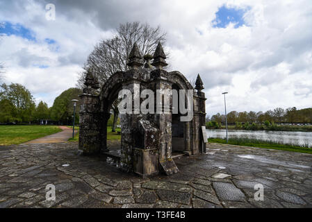 Ponte de Lima, Portogallo. 6 apr, 2019. Una vista generale della Anjo da Guarda Cappella.Ponte de Lima è una delle città più antiche del Portogallo e noto per la architettura barocca, case antiche, siti storici e bellissimi giardini e di essere parte del vinho verde rotta Credito: Omar Marques/SOPA Immagini/ZUMA filo/Alamy Live News Foto Stock