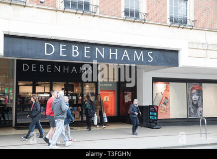 Norwich, Regno Unito, 9 Aprile 2019,Debenhams ha entrato in Amministrazione e ha immediatamente presi in consegna dai suoi finanziatori. Il negozio è mostrato in Norwich. Credito: Keith Larby/Alamy Live News Foto Stock