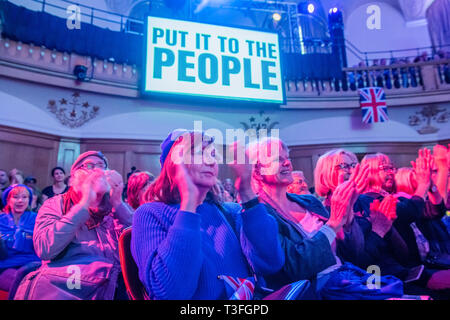 Londra, Regno Unito. 09Apr, 2019. Un voto popolare rally è tenuto in abbazia cantiere accanto a Westminster Abbey. Credito: Guy Bell/Alamy Live News Foto Stock