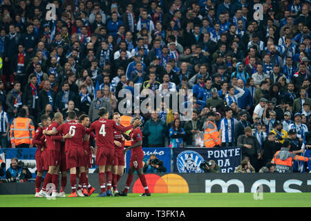 Liverpool, Regno Unito. 09Apr, 2019. Di Liverpool Naby Keita celebra il suo punteggio i lati primo obiettivo 9 aprile 2019 , Anfield Stadium, Liverpool, in Inghilterra; la UEFA Champions League quarti di finale, la prima gamba, Liverpool FC vs FC Porto Credito: News immagini /Alamy Live News Foto Stock