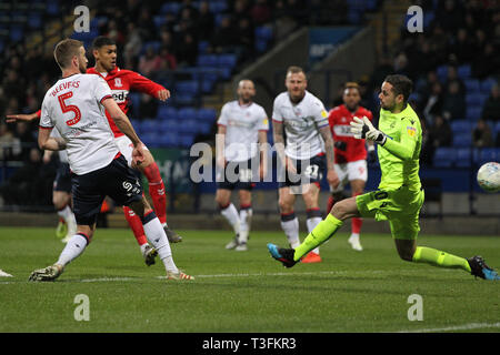 Bolton, Regno Unito. 09Apr, 2019. Il Middlesbrough Ashley Fletcher punteggi il loro primo obiettivo durante il cielo di scommessa match del campionato tra Bolton Wanderers e Middlesbrough presso l Università di Bolton Stadium Credito: MI News & Sport /Alamy Live News Foto Stock