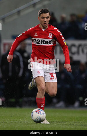 Bolton, Regno Unito. 09Apr, 2019. Muhamed Bešic di Middlesbrough durante il cielo di scommessa match del campionato tra Bolton Wanderers e Middlesbrough presso l Università di Bolton Stadium, Bolton martedì 9 aprile 2019. (Foto: Credito Mark Fletcher | MI News) Credito: MI News & Sport /Alamy Live News Foto Stock