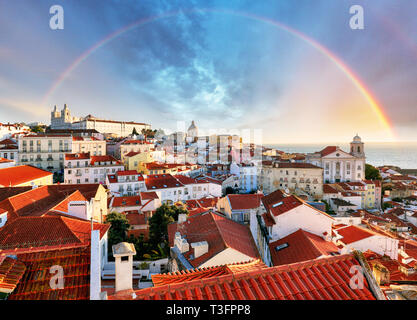 Lisbona con arcobaleno, Portogallo Foto Stock