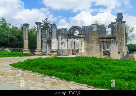 Vista della antica sinagoga rovine nel Baram, oggi un parco nazionale. Il nord di Israele Foto Stock