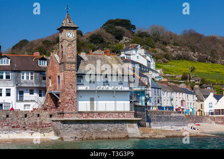 La storica torre dell orologio a Kingsand un punto di riferimento locale. Cornwall Inghilterra REGNO UNITO Foto Stock