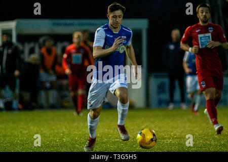 Cullen Kinsella di Penybont in azione. Pen-y-Bont v Haverfordwest County nella divisione WFL uno a Bryntirion Park. Lewis Mitchell/YCPD. Foto Stock