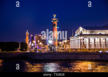 Isola Vasilievsky di notte. Il centro della città di San Pietroburgo. Estate Città. Russia, San Pietroburgo Luglio 14 2018 Foto Stock