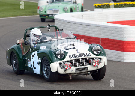 Goodwood 77th assemblea dei soci Tony Trofeo dello smalto, Triumph TR3S pilotato da Chris Ryan , Foto Stock